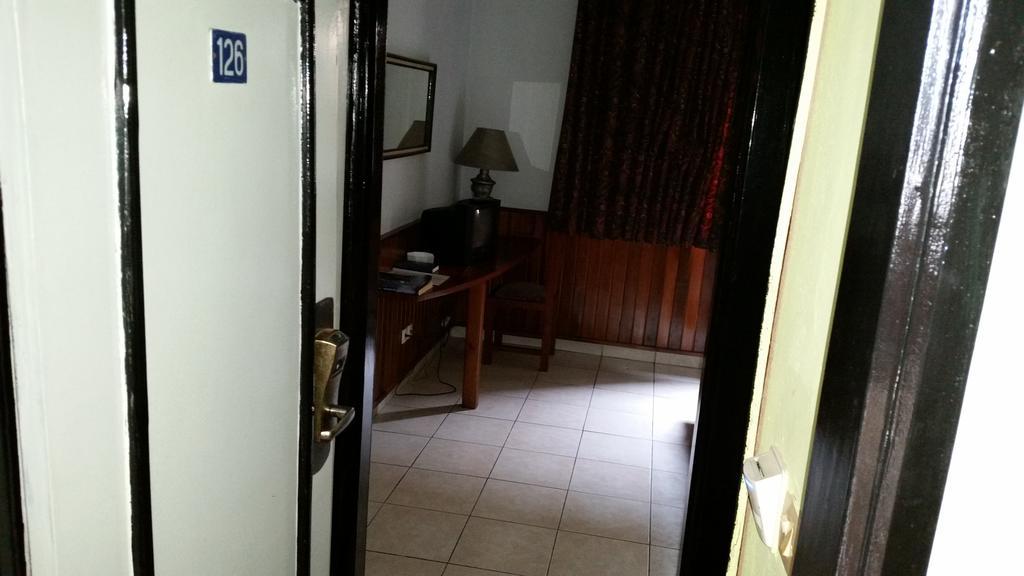 Saffana Hotel Douala Exteriör bild