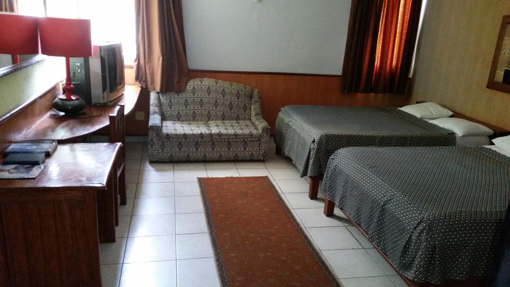 Saffana Hotel Douala Rum bild