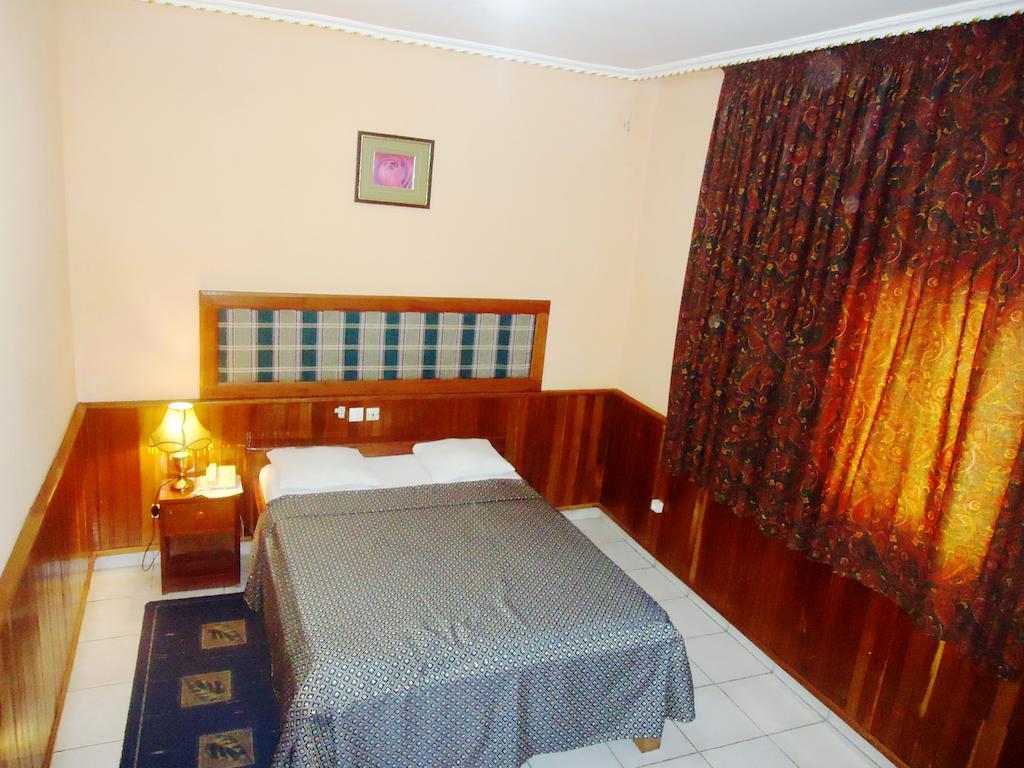 Saffana Hotel Douala Rum bild