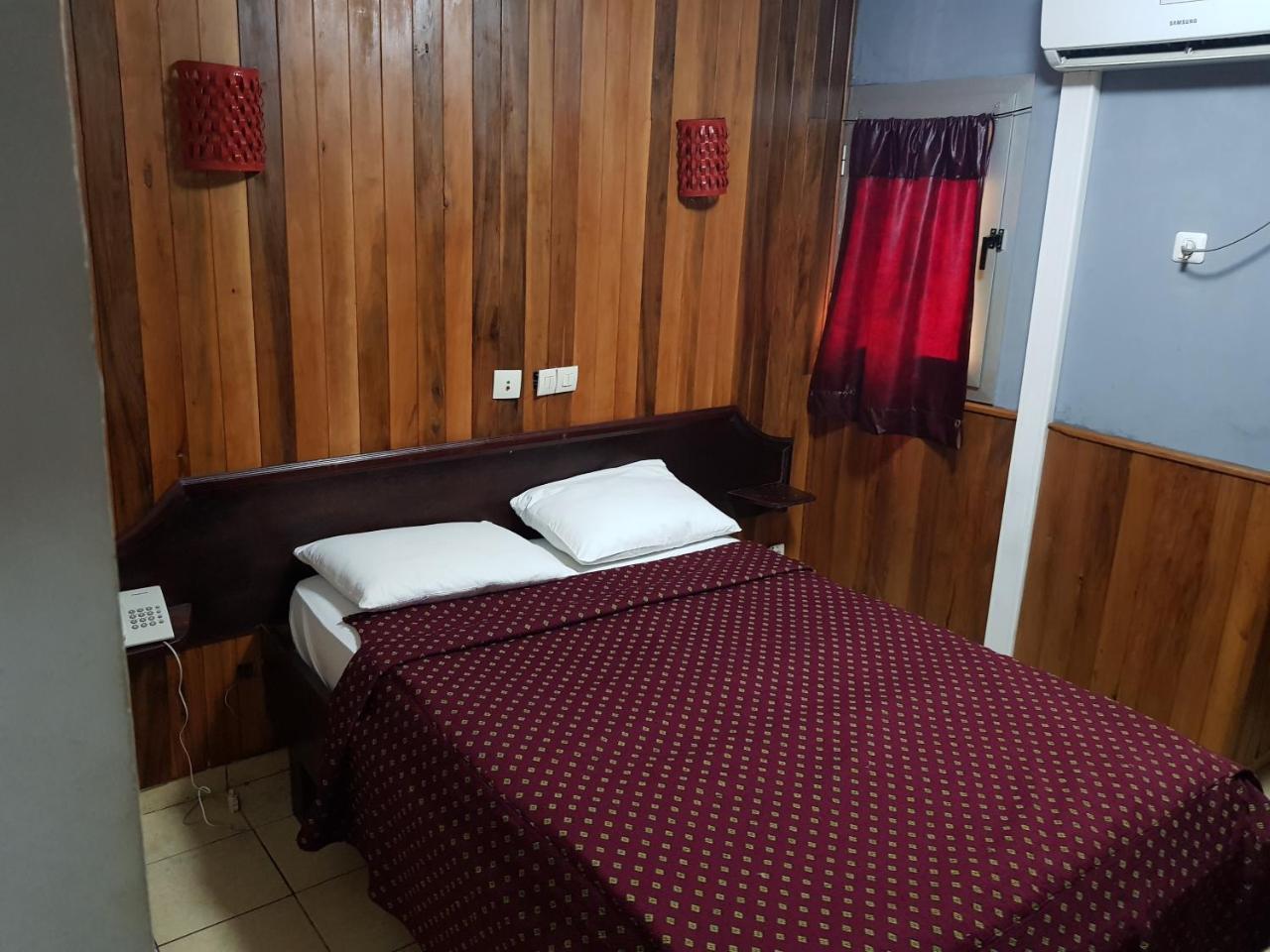 Saffana Hotel Douala Exteriör bild