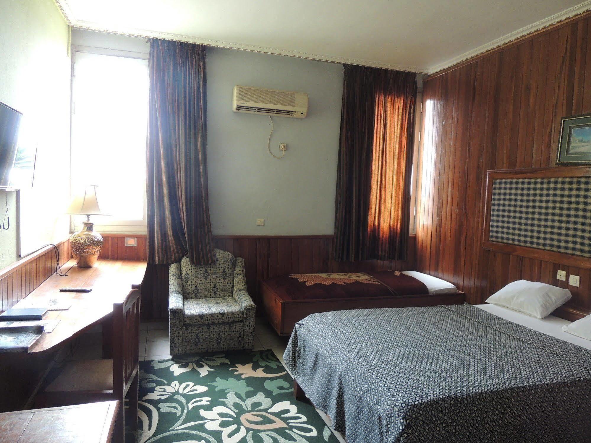 Saffana Hotel Douala Exteriör bild